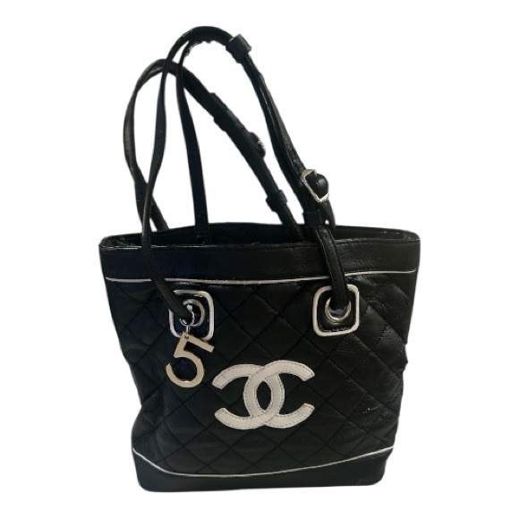 Chanel Black Quilted Purse - Picture 4 of 17